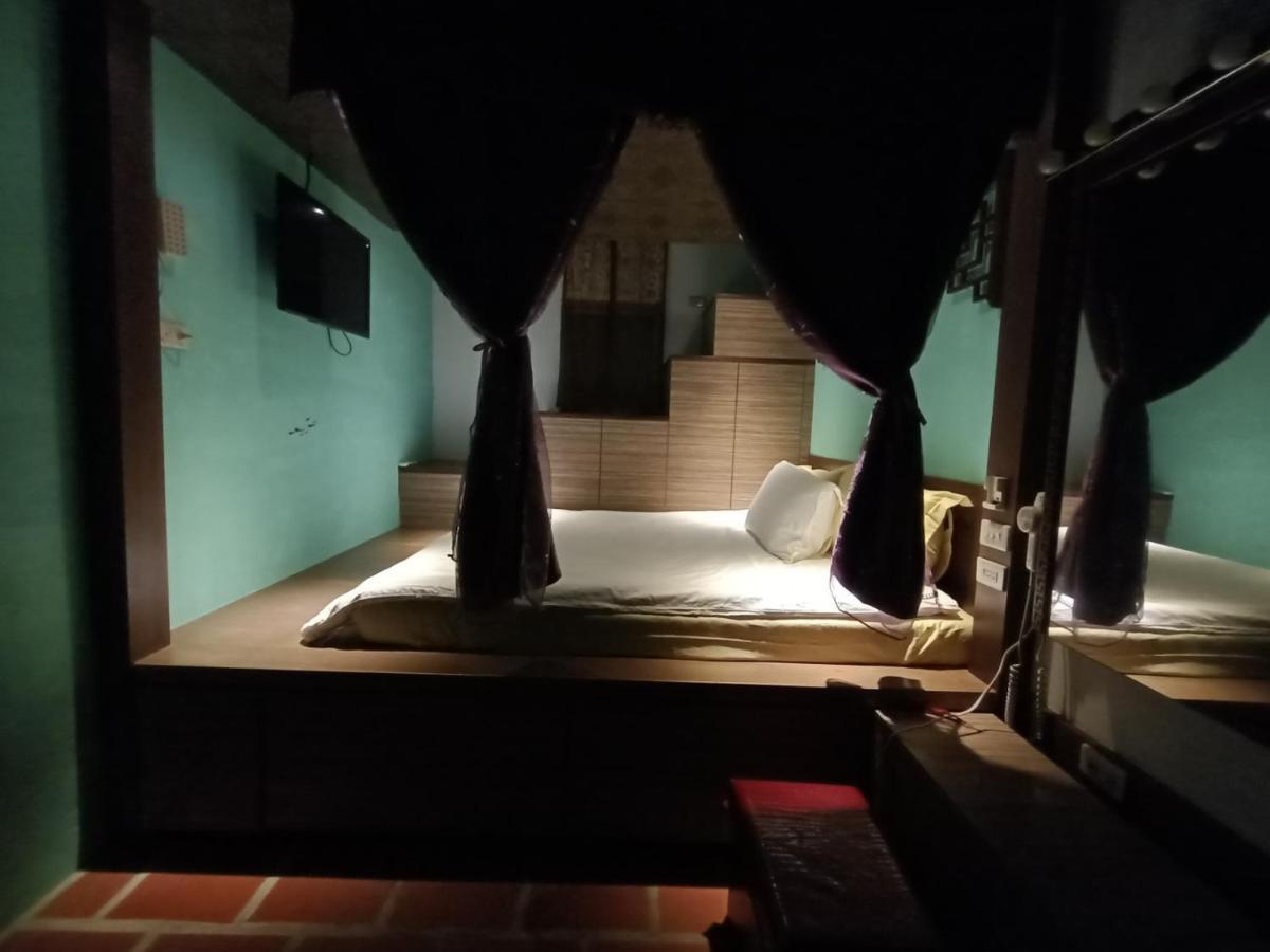 模範人家-包棟-彼岸市區館 جينتشينغ المظهر الخارجي الصورة