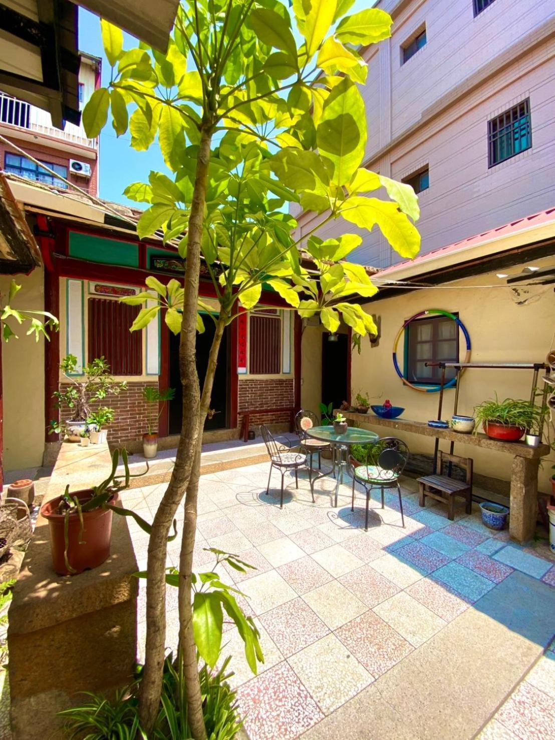 模範人家-包棟-彼岸市區館 جينتشينغ المظهر الخارجي الصورة